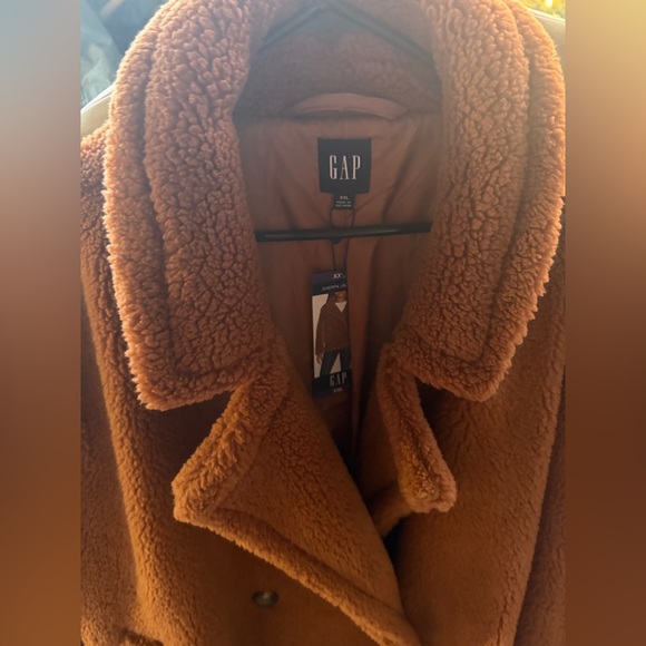 NWT XXL Sherpa peacoat
NWT ultra-soft, oh-so-plush Gap Ladies Sherpa Jacket. - Picture 10 of 12